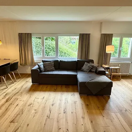 Avec Κρανς Μοντάνα