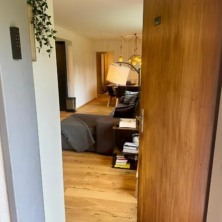 Avec * Κρανς Μοντάνα