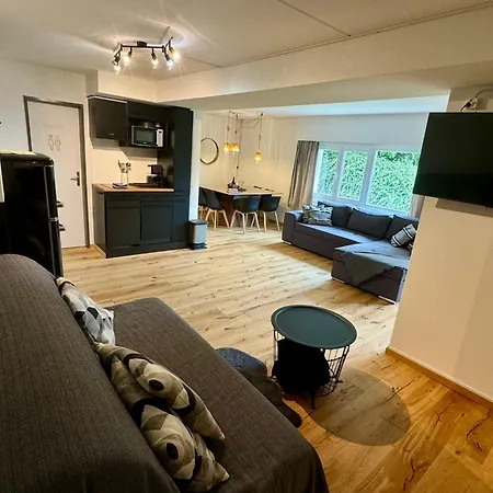 Avec Διαμέρισμα *